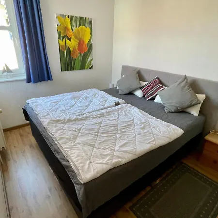 Am Yachthafen Mueritz فارين